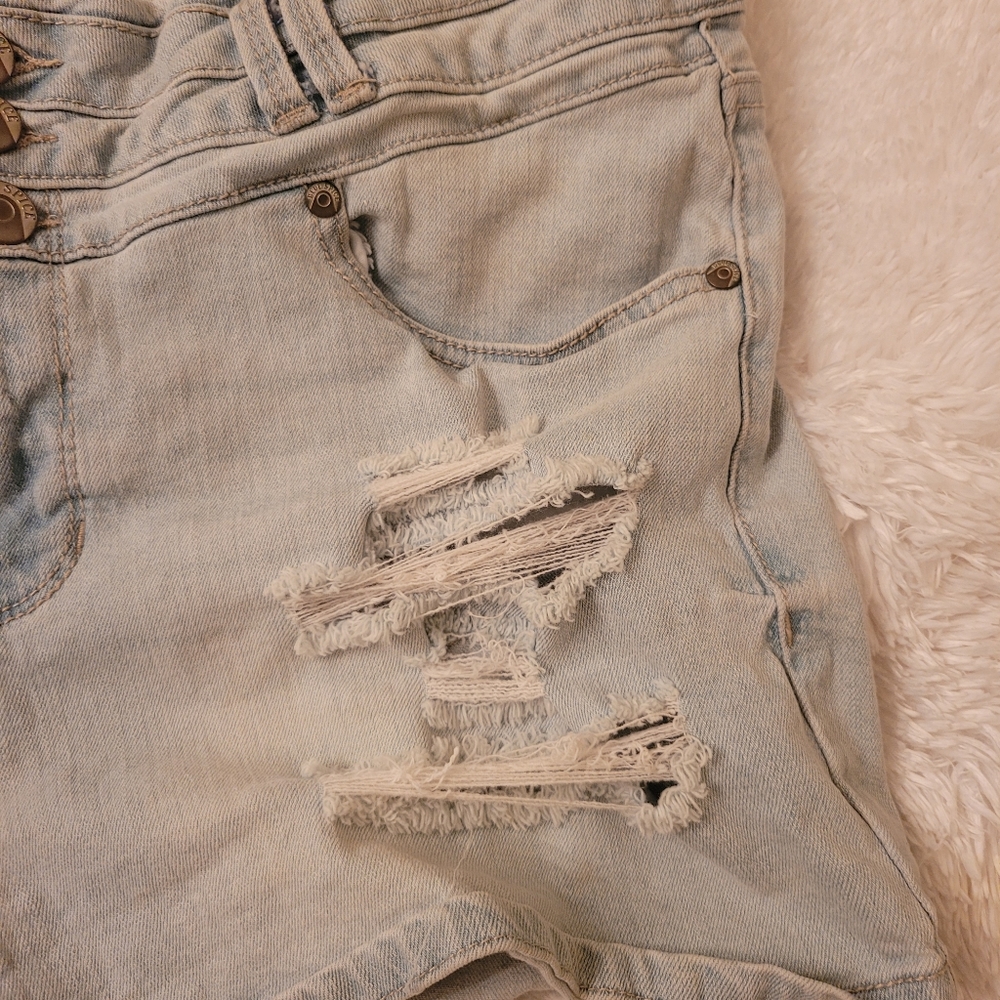 Bluespice distress shorts - Picture 2 of 6